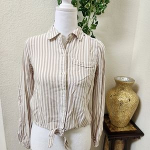 Aéropostale Women's Button-down Shirt size XS,  rayon